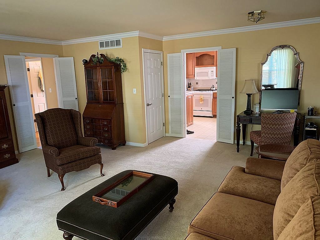 2630 S Griffith Ave, Owensboro, Kentucky 42301, 5 Bedrooms Bedrooms, ,2 BathroomsBathrooms,Single Family Residence,For Sale,S Griffith Ave,82146
