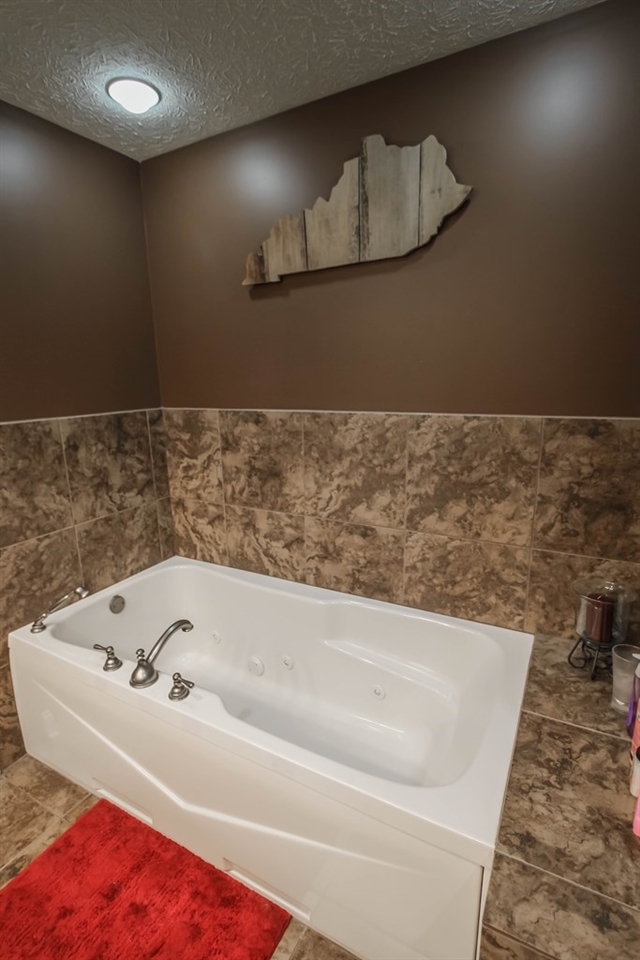 6512 Spring Haven Trace, Owensboro, Kentucky 42301, 3 Bedrooms Bedrooms, ,2 BathroomsBathrooms,Single Family Residence,For Sale,Spring Haven Trace,82245