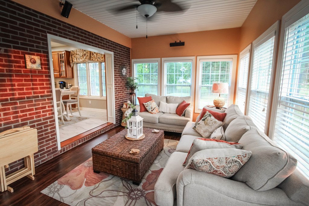 6144 Hwy 81, Owensboro, Kentucky 42301, 4 Bedrooms Bedrooms, ,2 BathroomsBathrooms,Single Family Residence,For Sale,Hwy 81,82314
