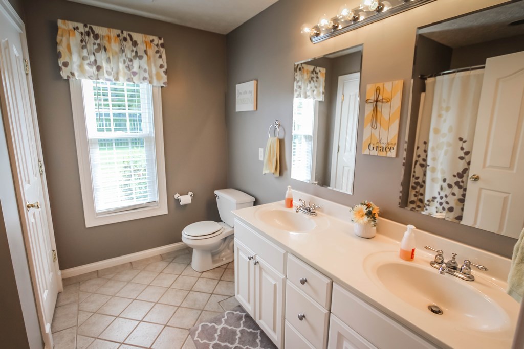 2238 Emerald Ct., Owensboro, Kentucky 42303, 3 Bedrooms Bedrooms, ,2 BathroomsBathrooms,Single Family Residence,For Sale,Emerald Ct.,82389