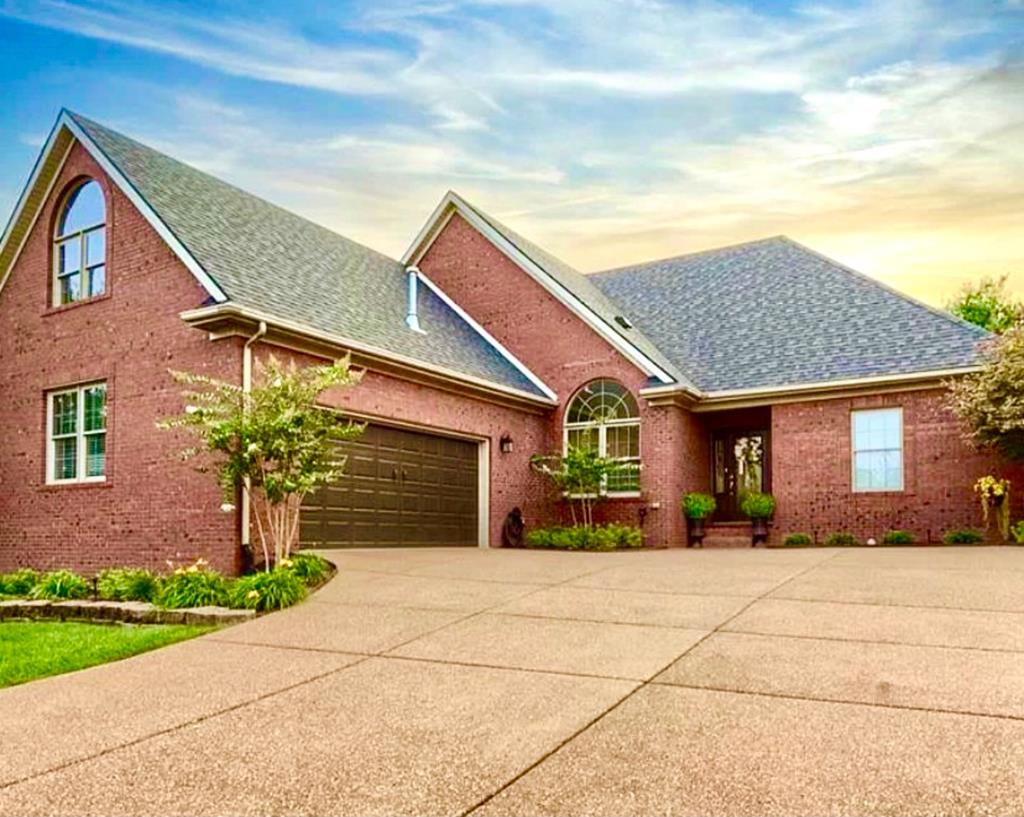 1723 Sterling Valley Drive, Owensboro, Kentucky 42301, 3 Bedrooms Bedrooms, ,2 BathroomsBathrooms,Single Family Residence,For Sale,Sterling Valley Drive,82488