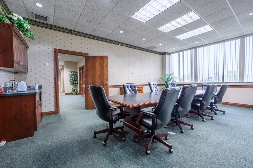 300 Southtown BLVD, Owensboro, Kentucky 42301, ,Business,For Sale,Southtown BLVD,82674