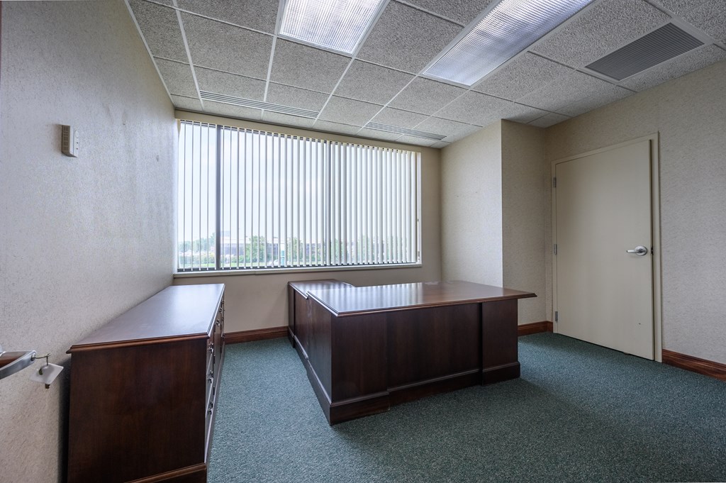 300 Southtown BLVD, Owensboro, Kentucky 42301, ,Business,For Sale,Southtown BLVD,82674
