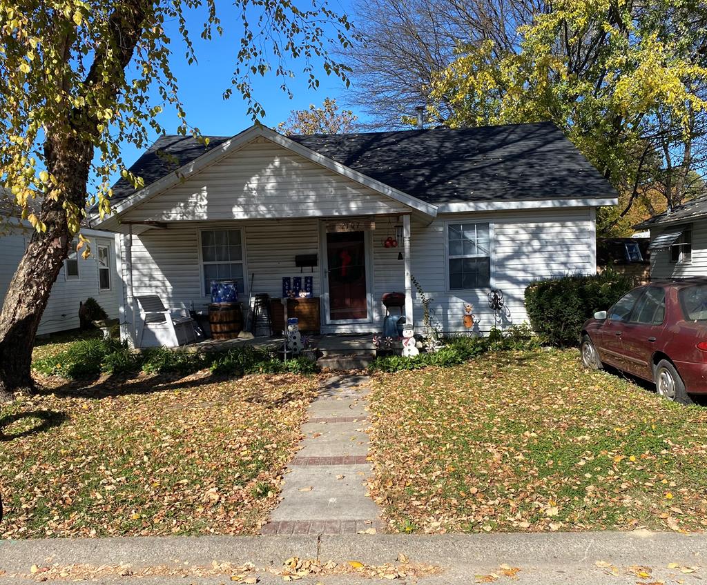 2107 West 6th, Owensboro, Kentucky 42301, 2 Bedrooms Bedrooms, ,1 BathroomBathrooms,Single Family Residence,For Sale,West 6th,82867