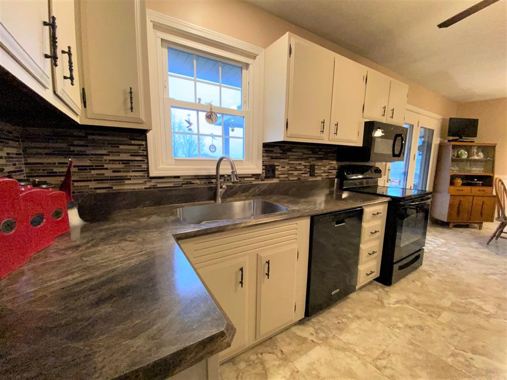 7228 Saur Road, Maceo, Kentucky 42355, 3 Bedrooms Bedrooms, ,2 BathroomsBathrooms,Single Family Residence,For Sale,Saur Road,83074