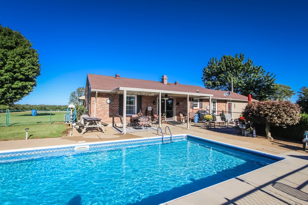 7228 Saur Road, Maceo, Kentucky 42355, 3 Bedrooms Bedrooms, ,2 BathroomsBathrooms,Single Family Residence,For Sale,Saur Road,83074