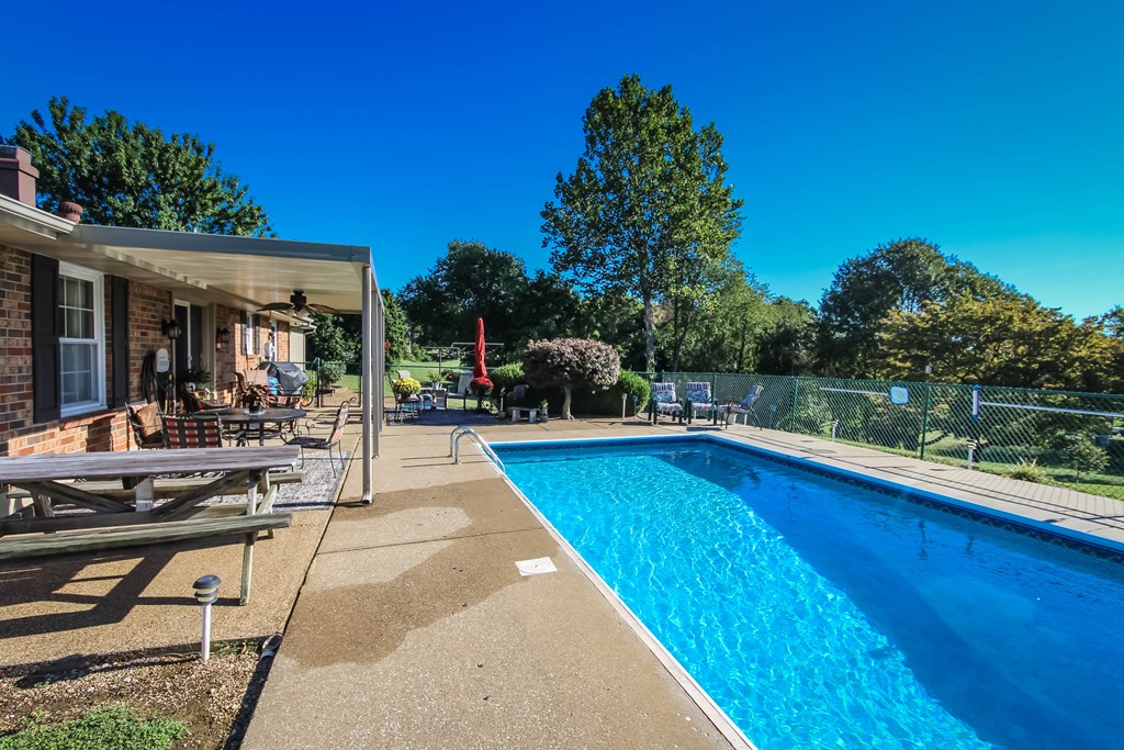 7228 Saur Road, Maceo, Kentucky 42355, 3 Bedrooms Bedrooms, ,2 BathroomsBathrooms,Single Family Residence,For Sale,Saur Road,83074