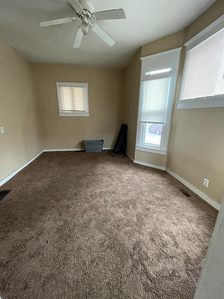 130 West 20th Street, Owensboro, Kentucky 42303, 3 Bedrooms Bedrooms, ,2 BathroomsBathrooms,Single Family Residence,For Sale,West 20th Street,83161