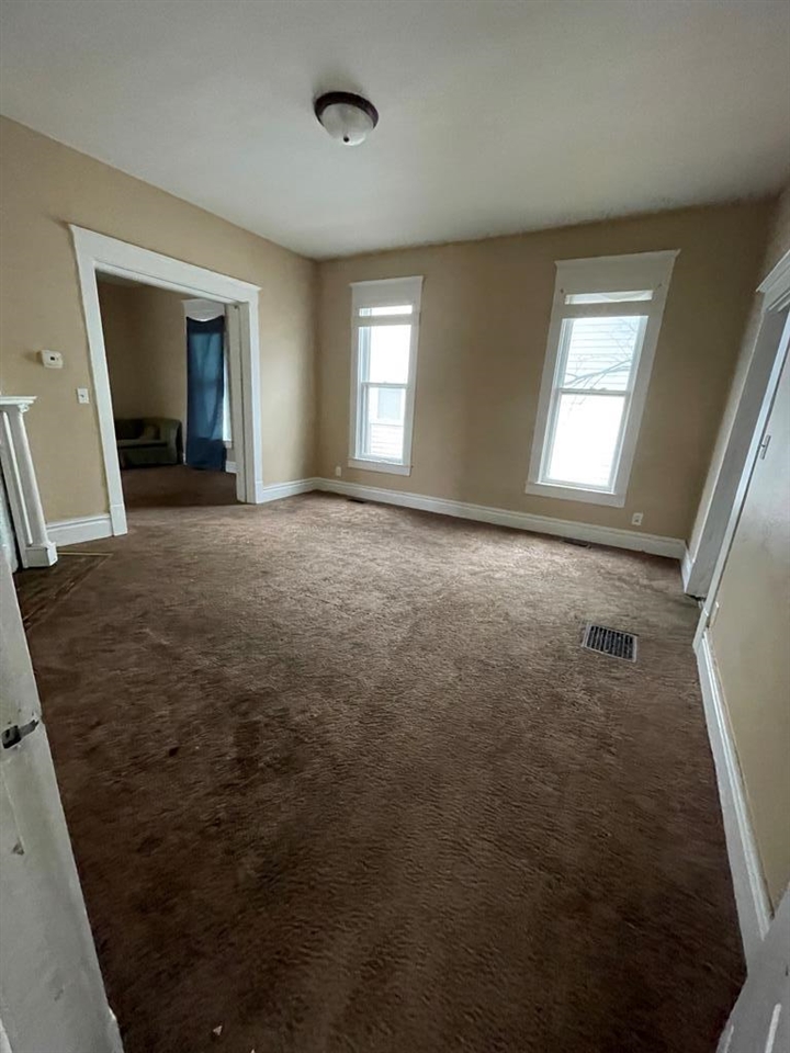 130 West 20th Street, Owensboro, Kentucky 42303, 3 Bedrooms Bedrooms, ,2 BathroomsBathrooms,Single Family Residence,For Sale,West 20th Street,83161