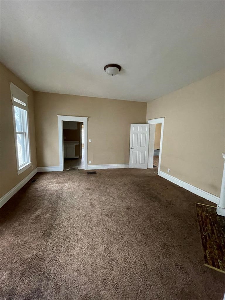 130 West 20th Street, Owensboro, Kentucky 42303, 3 Bedrooms Bedrooms, ,2 BathroomsBathrooms,Single Family Residence,For Sale,West 20th Street,83161