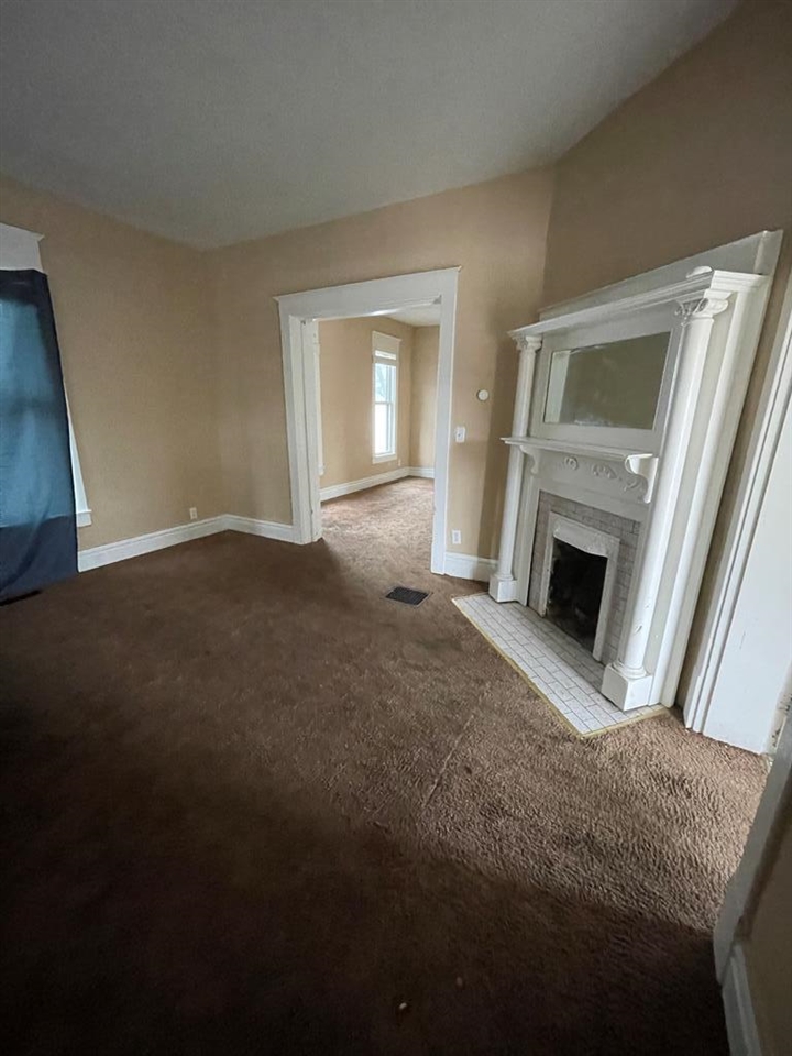 130 West 20th Street, Owensboro, Kentucky 42303, 3 Bedrooms Bedrooms, ,2 BathroomsBathrooms,Single Family Residence,For Sale,West 20th Street,83161