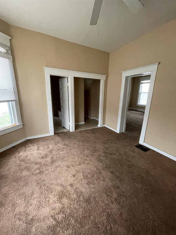 130 West 20th Street, Owensboro, Kentucky 42303, 3 Bedrooms Bedrooms, ,2 BathroomsBathrooms,Single Family Residence,For Sale,West 20th Street,83161