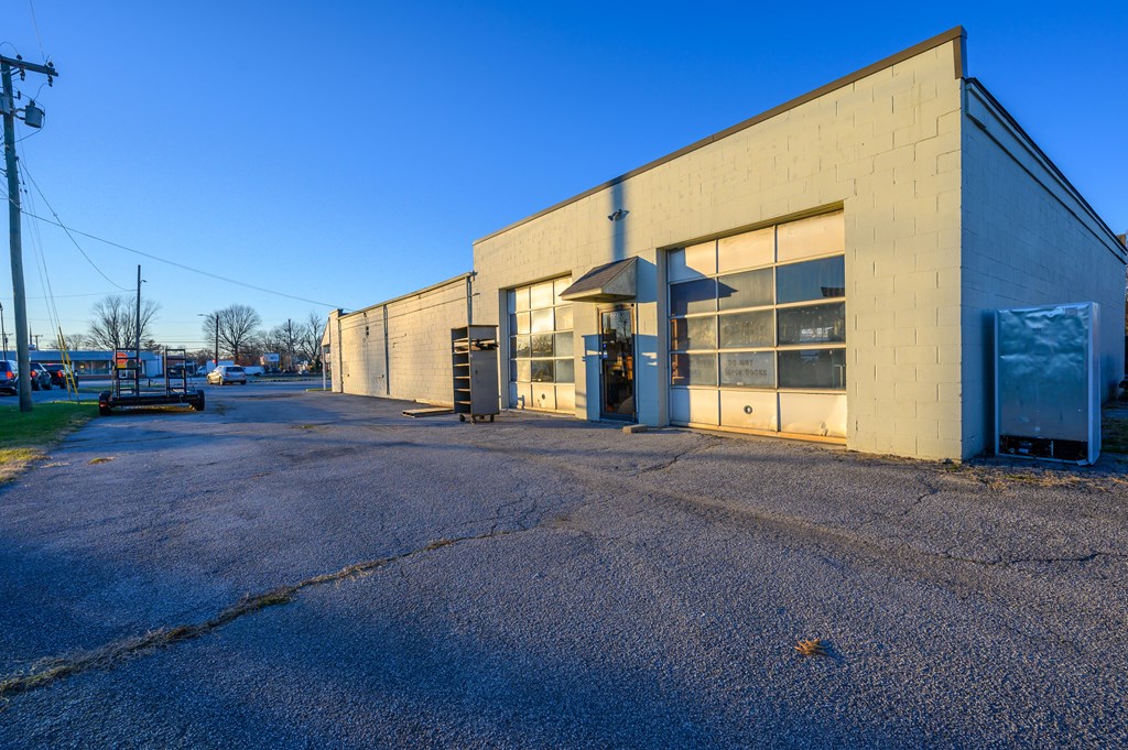 2125 Triplett Street, Owensboro, Kentucky 42303, ,Retail,For Sale,Triplett Street,83199