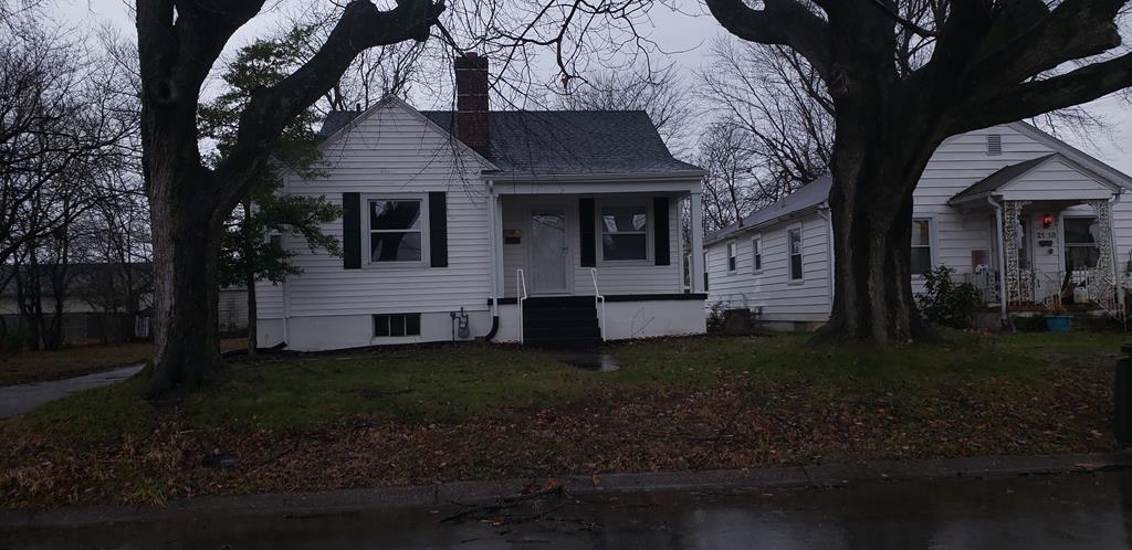 2120 Center, Owensboro, Kentucky 42303, 3 Bedrooms Bedrooms, ,1 BathroomBathrooms,Single Family Residence,For Sale,Center,83207