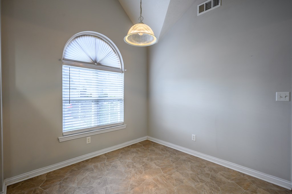 2237 Village Run, Owensboro, Kentucky 42303, 3 Bedrooms Bedrooms, ,2 BathroomsBathrooms,Single Family Residence,For Sale,Village Run,83232