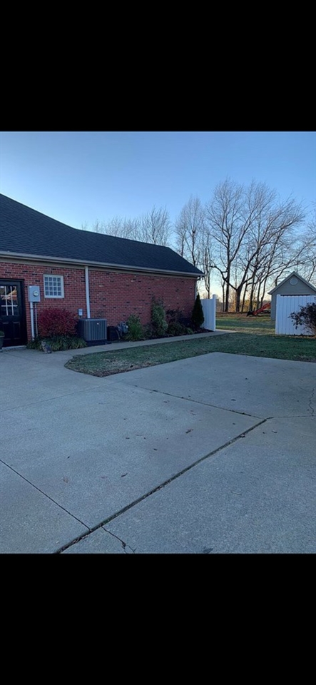 4215 Eagle Ridge Ct, Owensboro, Kentucky 42303, 3 Bedrooms Bedrooms, ,2 BathroomsBathrooms,Single Family Residence,For Sale,Eagle Ridge Ct,83387