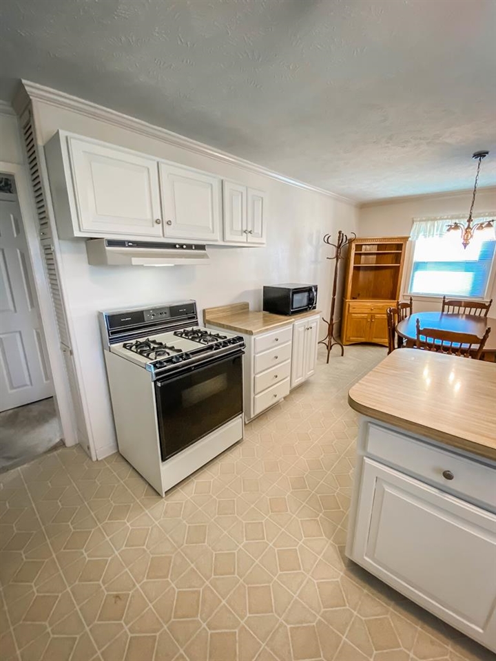 808 Christopher Greenup Dr., Owensboro, Kentucky 42303, 3 Bedrooms Bedrooms, ,1 BathroomBathrooms,Single Family Residence,For Sale,Christopher Greenup Dr.,83688