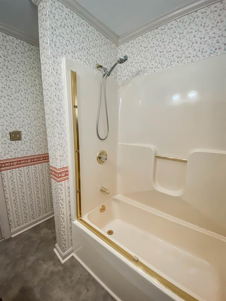 808 Christopher Greenup Dr., Owensboro, Kentucky 42303, 3 Bedrooms Bedrooms, ,1 BathroomBathrooms,Single Family Residence,For Sale,Christopher Greenup Dr.,83688