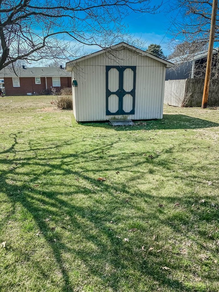 808 Christopher Greenup Dr., Owensboro, Kentucky 42303, 3 Bedrooms Bedrooms, ,1 BathroomBathrooms,Single Family Residence,For Sale,Christopher Greenup Dr.,83688