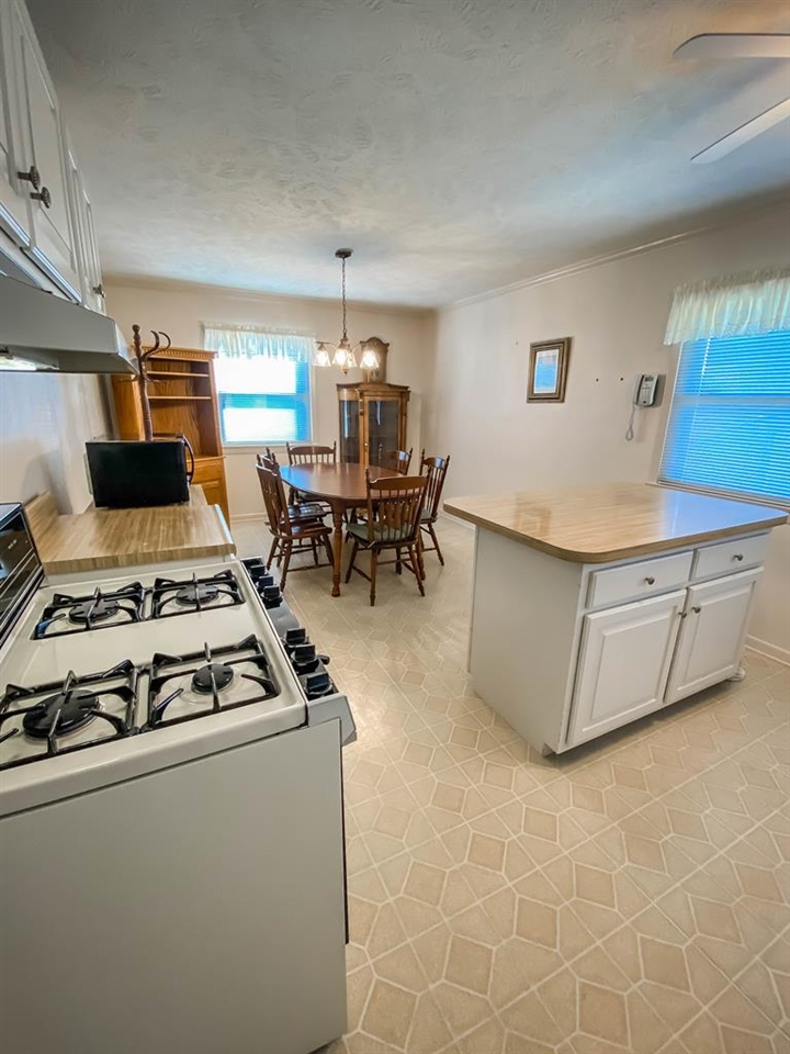 808 Christopher Greenup Dr., Owensboro, Kentucky 42303, 3 Bedrooms Bedrooms, ,1 BathroomBathrooms,Single Family Residence,For Sale,Christopher Greenup Dr.,83688