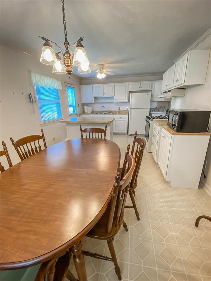 808 Christopher Greenup Dr., Owensboro, Kentucky 42303, 3 Bedrooms Bedrooms, ,1 BathroomBathrooms,Single Family Residence,For Sale,Christopher Greenup Dr.,83688