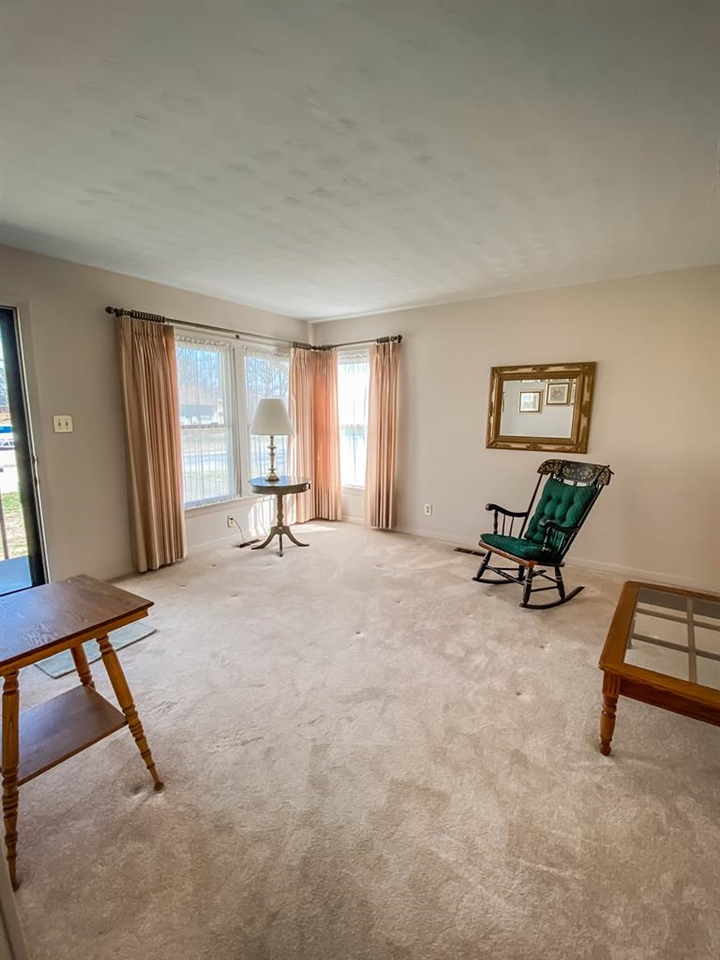 808 Christopher Greenup Dr., Owensboro, Kentucky 42303, 3 Bedrooms Bedrooms, ,1 BathroomBathrooms,Single Family Residence,For Sale,Christopher Greenup Dr.,83688