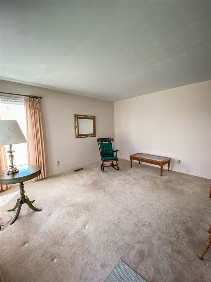 808 Christopher Greenup Dr., Owensboro, Kentucky 42303, 3 Bedrooms Bedrooms, ,1 BathroomBathrooms,Single Family Residence,For Sale,Christopher Greenup Dr.,83688