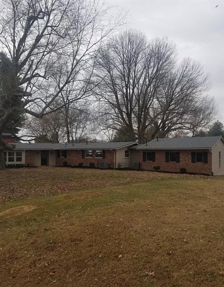 3449 Lakeview Dr, Owensboro, Kentucky 42303, 4 Bedrooms Bedrooms, ,3 BathroomsBathrooms,Single Family Residence,For Sale,Lakeview Dr,83744