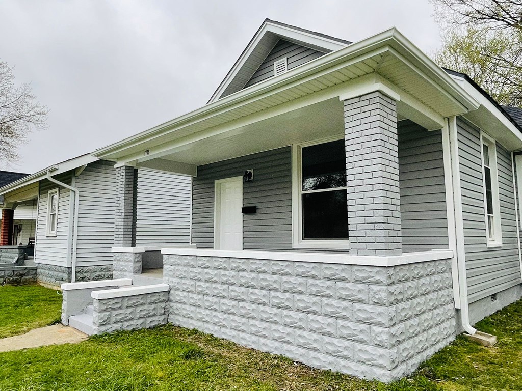 1713 E 17th street, Owensboro, Kentucky 42303, 2 Bedrooms Bedrooms, ,1 BathroomBathrooms,Single Family Residence,For Sale,17th street,84019