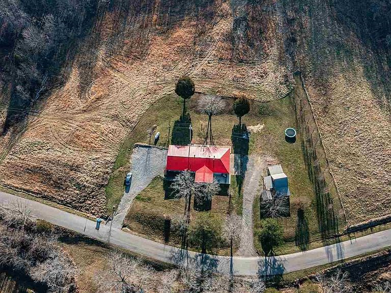2140 Nunn Switch Rd, Marion, Kentucky 42064, 3 Bedrooms Bedrooms, ,2 BathroomsBathrooms,Single Family Residence,For Sale,Nunn Switch Rd,84092