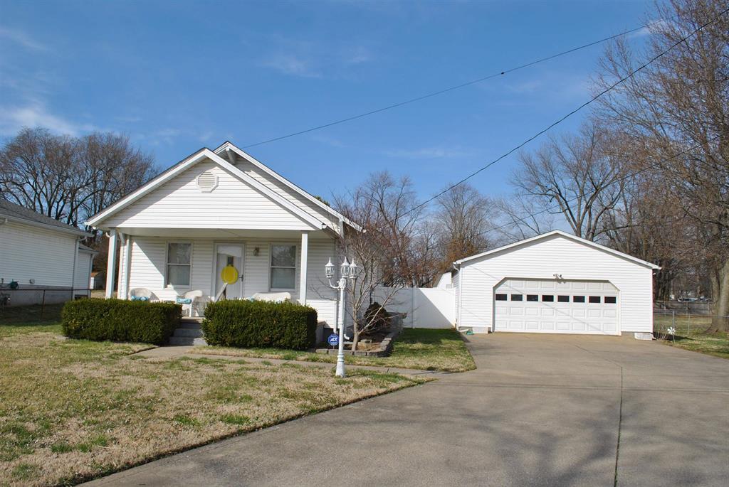 2005 Poplar Ave, Henderson, Kentucky 42420, 2 Bedrooms Bedrooms, ,1 BathroomBathrooms,Single Family Residence,For Sale,Poplar Ave,84094