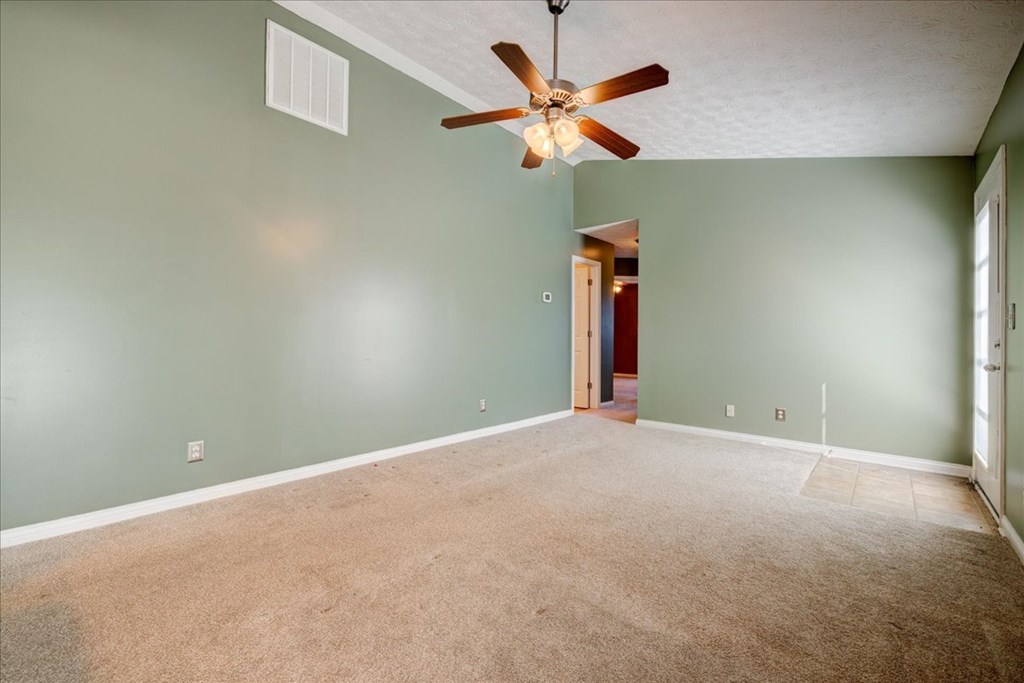 3121 Village Gate Cove, Owensboro, Kentucky 42303, 2 Bedrooms Bedrooms, ,2 BathroomsBathrooms,Single Family Residence,For Sale,Village Gate Cove,84137