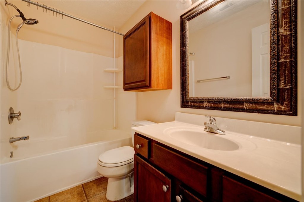 3121 Village Gate Cove, Owensboro, Kentucky 42303, 2 Bedrooms Bedrooms, ,2 BathroomsBathrooms,Single Family Residence,For Sale,Village Gate Cove,84137