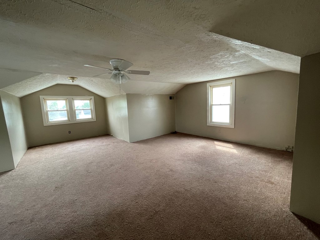 315 East 21st St, Owensboro, Kentucky 42303, 3 Bedrooms Bedrooms, ,1 BathroomBathrooms,Single Family Residence,For Sale,East 21st St,84244