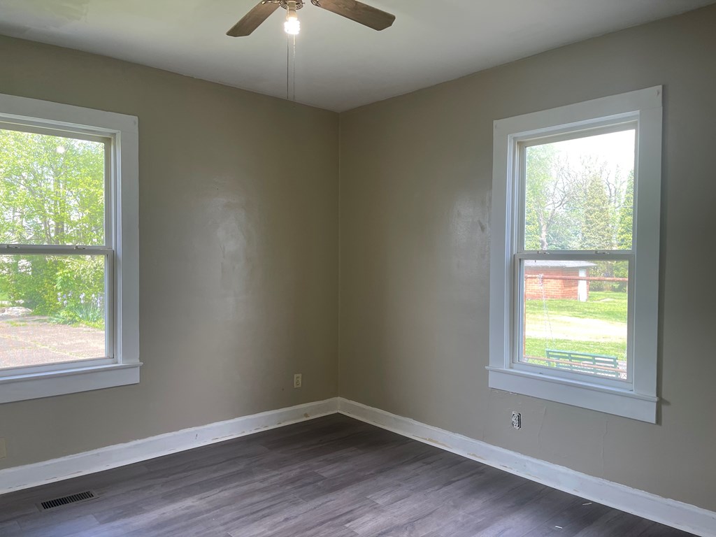 315 East 21st St, Owensboro, Kentucky 42303, 3 Bedrooms Bedrooms, ,1 BathroomBathrooms,Single Family Residence,For Sale,East 21st St,84244