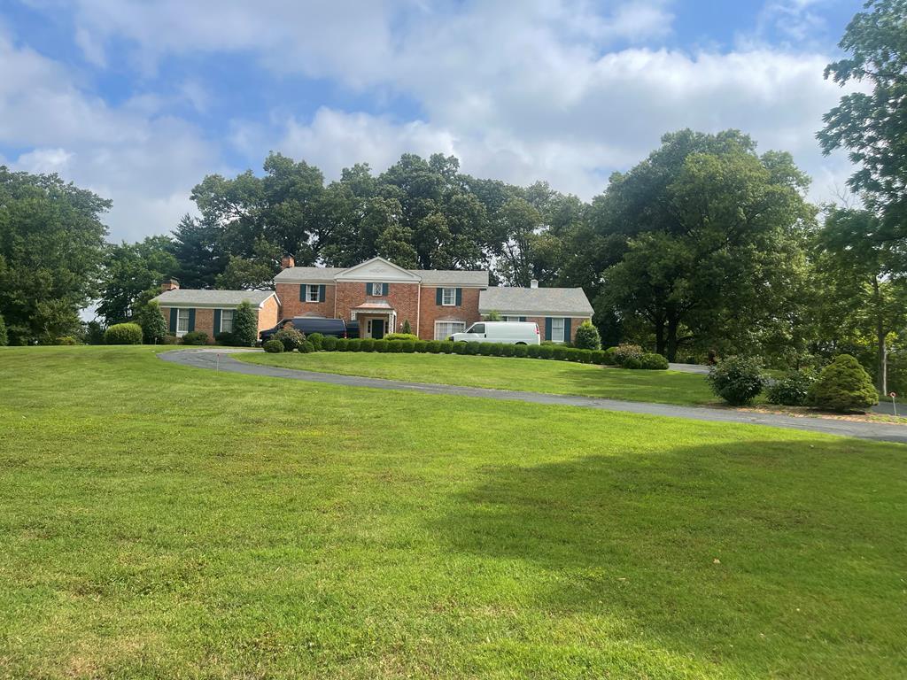 1 Club Grounds Drive, Owensboro, Kentucky 42303, 5 Bedrooms Bedrooms, ,4 BathroomsBathrooms,Single Family Residence,For Sale,Club Grounds Drive,84482