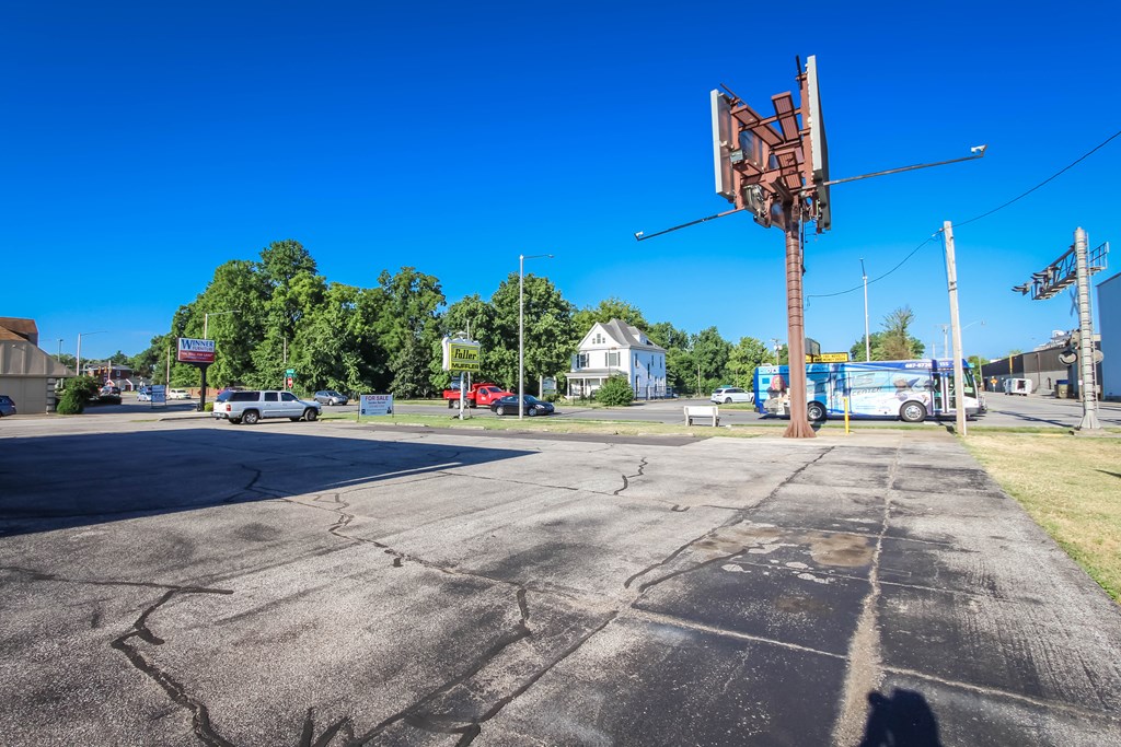 1111 Frederica St, Owensboro, Kentucky 42301, ,Business,For Sale,Frederica St,84774
