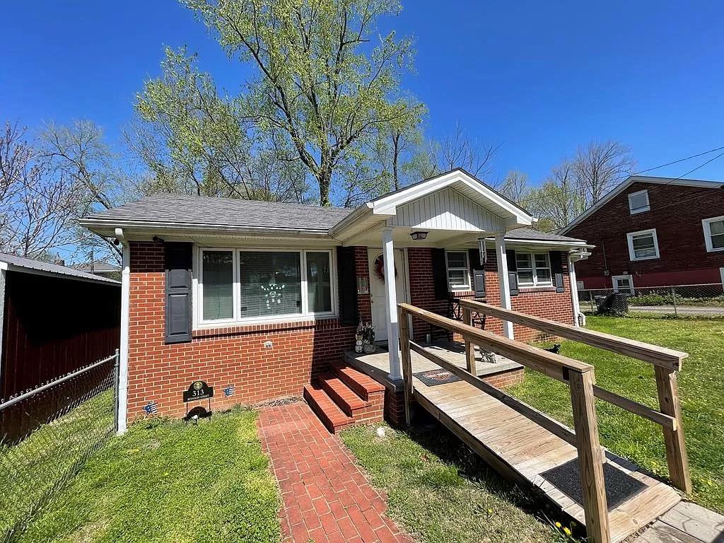 313 Reynolds St, Central City, Kentucky 42330, 2 Bedrooms Bedrooms, ,1 BathroomBathrooms,Single Family Residence,For Sale,Reynolds St,84937