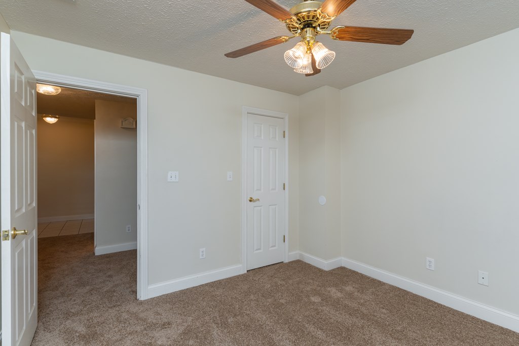 4520 Remington Way, Owensboro, Kentucky 42301, 4 Bedrooms Bedrooms, ,2 BathroomsBathrooms,Single Family Residence,For Sale,Remington Way,85023