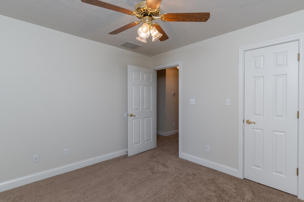 4520 Remington Way, Owensboro, Kentucky 42301, 4 Bedrooms Bedrooms, ,2 BathroomsBathrooms,Single Family Residence,For Sale,Remington Way,85023