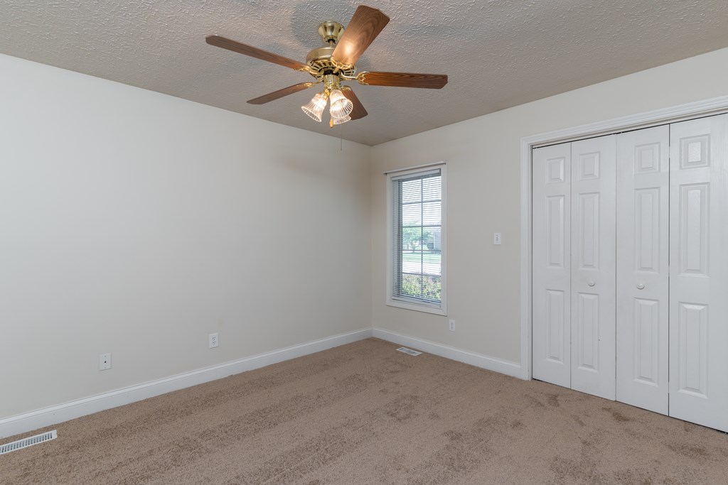 4520 Remington Way, Owensboro, Kentucky 42301, 4 Bedrooms Bedrooms, ,2 BathroomsBathrooms,Single Family Residence,For Sale,Remington Way,85023