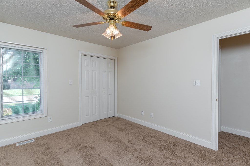 4520 Remington Way, Owensboro, Kentucky 42301, 4 Bedrooms Bedrooms, ,2 BathroomsBathrooms,Single Family Residence,For Sale,Remington Way,85023
