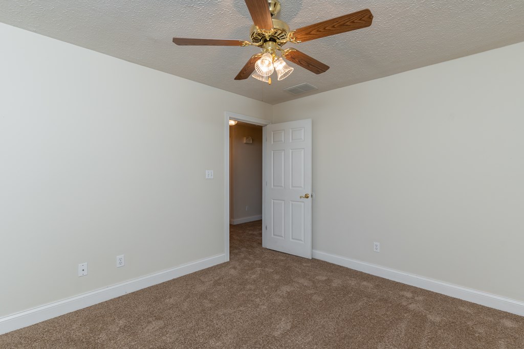 4520 Remington Way, Owensboro, Kentucky 42301, 4 Bedrooms Bedrooms, ,2 BathroomsBathrooms,Single Family Residence,For Sale,Remington Way,85023
