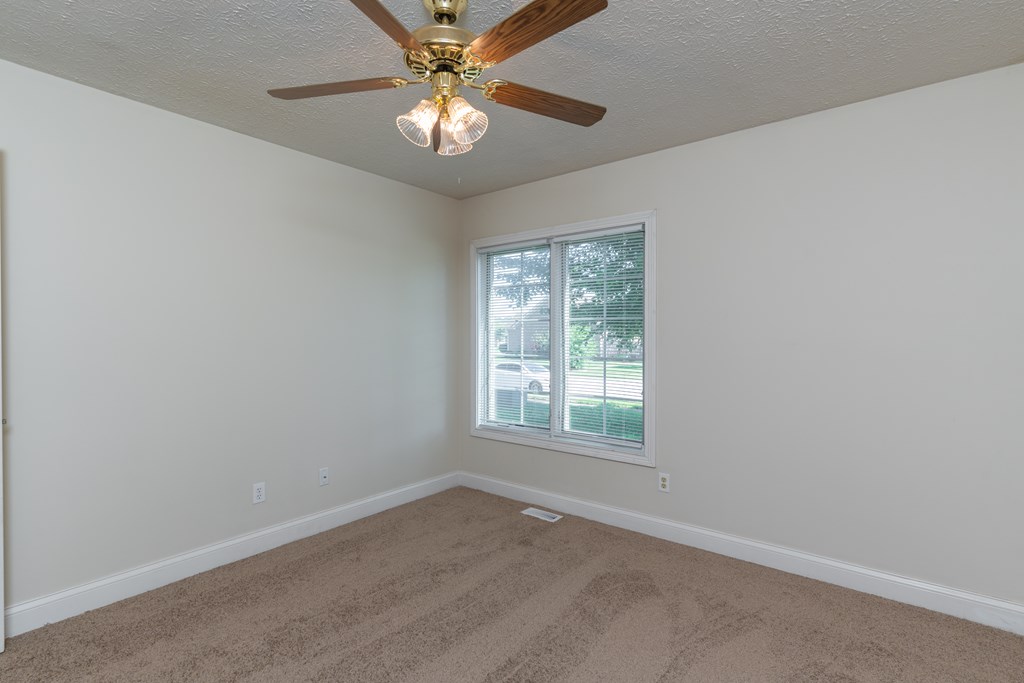 4520 Remington Way, Owensboro, Kentucky 42301, 4 Bedrooms Bedrooms, ,2 BathroomsBathrooms,Single Family Residence,For Sale,Remington Way,85023