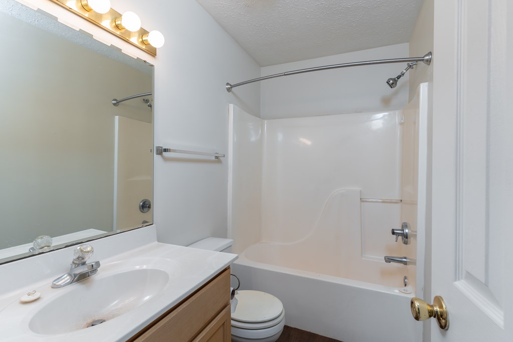 4486 Strickland Drive, Owensboro, Kentucky 42301, 2 Bedrooms Bedrooms, ,2 BathroomsBathrooms,Single Family Residence,For Sale,Strickland Drive,85031