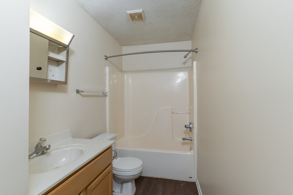 4486 Strickland Drive, Owensboro, Kentucky 42301, 2 Bedrooms Bedrooms, ,2 BathroomsBathrooms,Single Family Residence,For Sale,Strickland Drive,85031