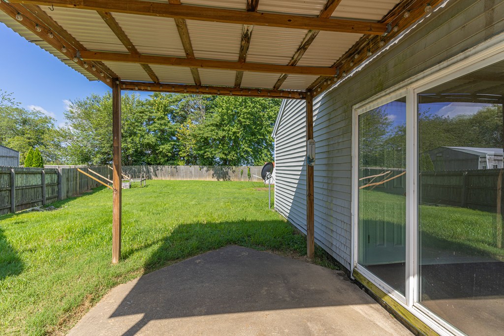 4486 Strickland Drive, Owensboro, Kentucky 42301, 2 Bedrooms Bedrooms, ,2 BathroomsBathrooms,Single Family Residence,For Sale,Strickland Drive,85031