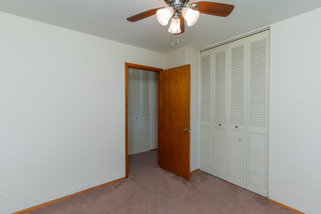 1946 Scherm Road, Owensboro, Kentucky 42301, 3 Bedrooms Bedrooms, ,1 BathroomBathrooms,Single Family Residence,For Sale,Scherm Road,85049