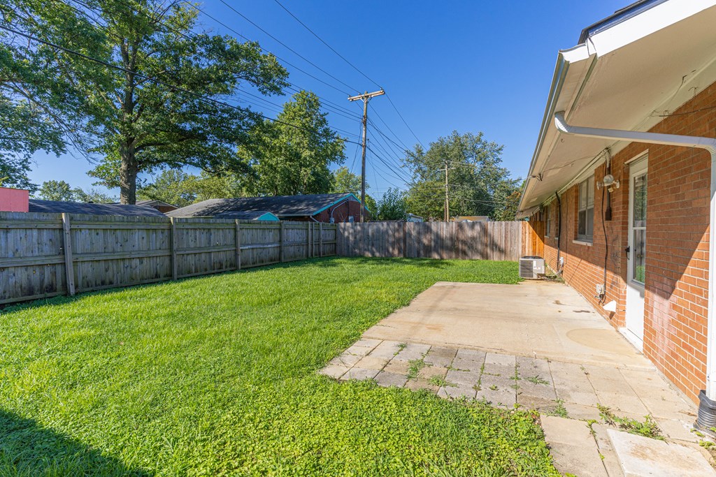1946 Scherm Road, Owensboro, Kentucky 42301, 3 Bedrooms Bedrooms, ,1 BathroomBathrooms,Single Family Residence,For Sale,Scherm Road,85049