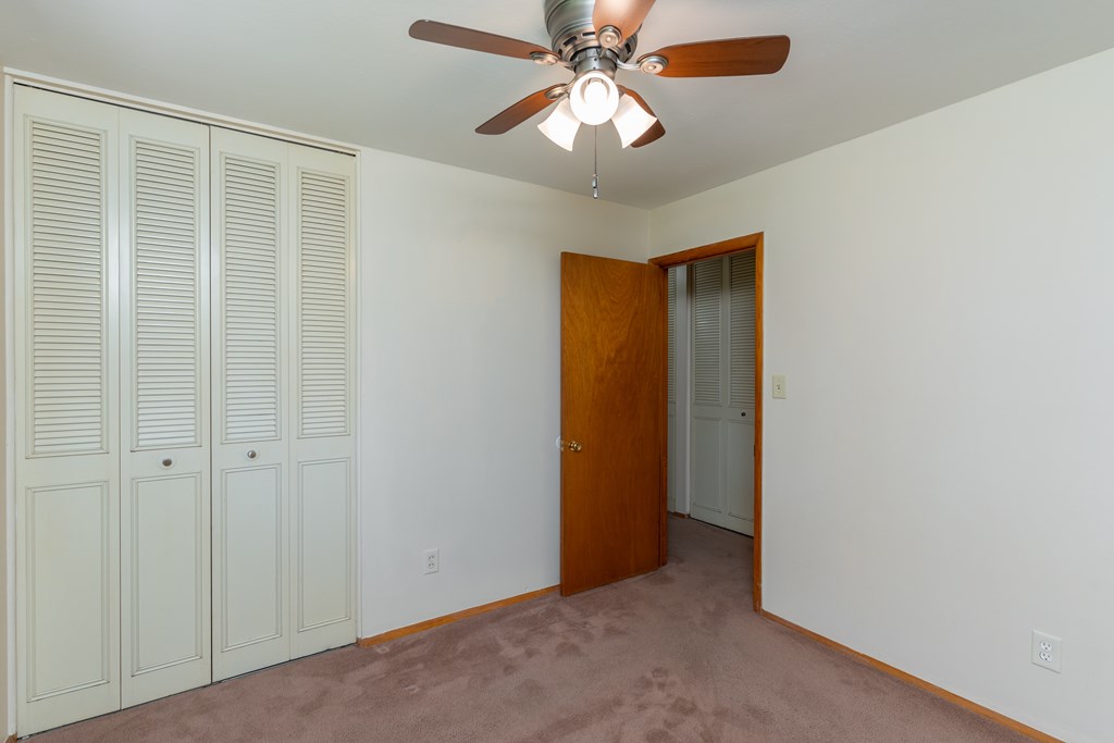 1946 Scherm Road, Owensboro, Kentucky 42301, 3 Bedrooms Bedrooms, ,1 BathroomBathrooms,Single Family Residence,For Sale,Scherm Road,85049